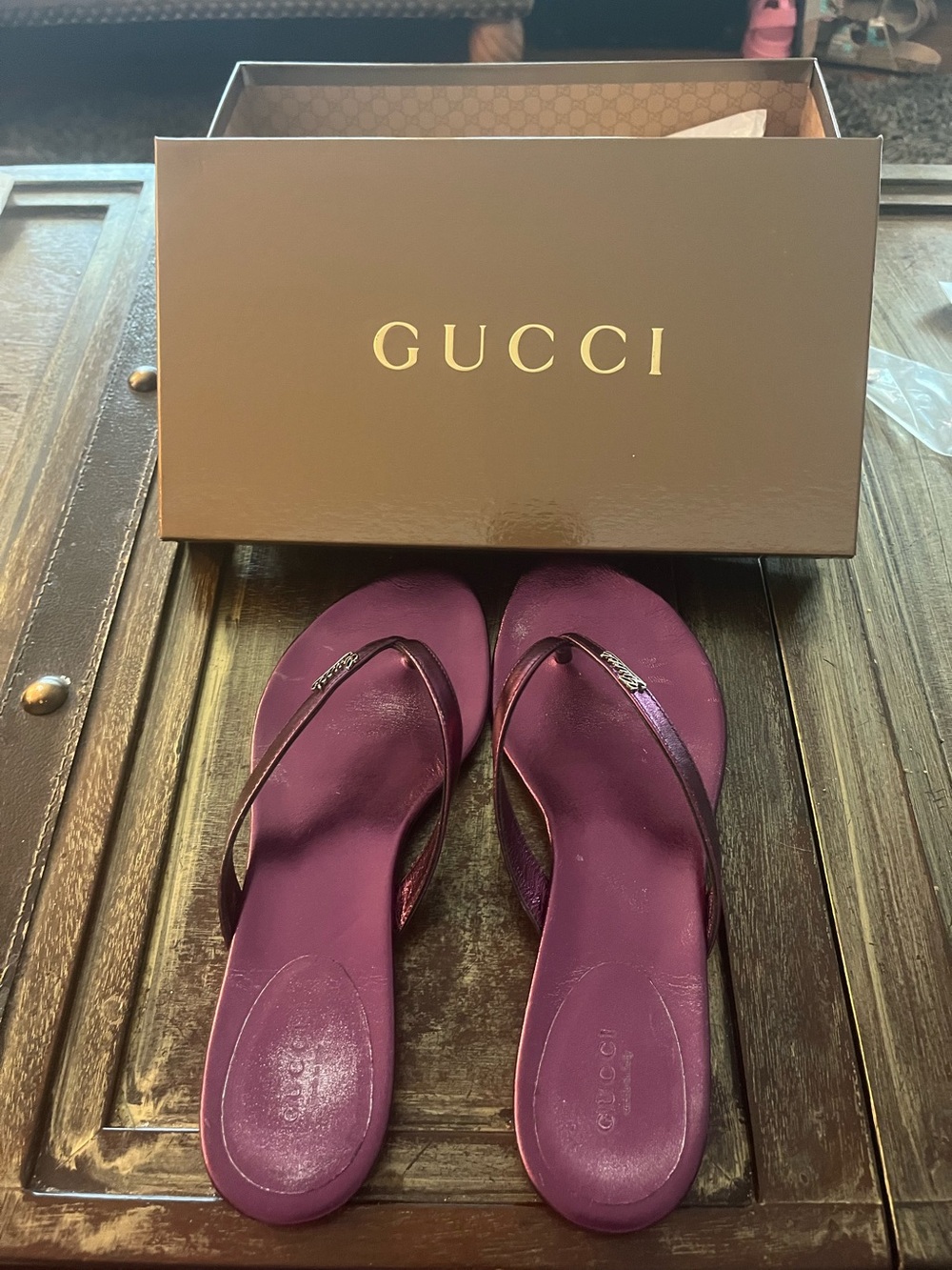 Gucci Plum metallic Leather Flip Flop Sandals